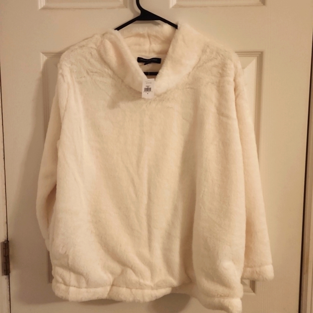 Banana Republic White Faux Fur Sweater Size Small, NWT!